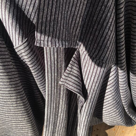 Men's Adidas Gray with Black StripesGolf Shirt Sz XL - Picture 5 of 6